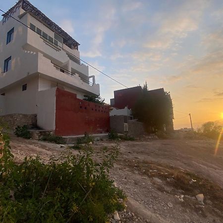 Hotel Red Carpet Surf Camp Sea, Mountain & Garden Escape Tamraght Exterior foto