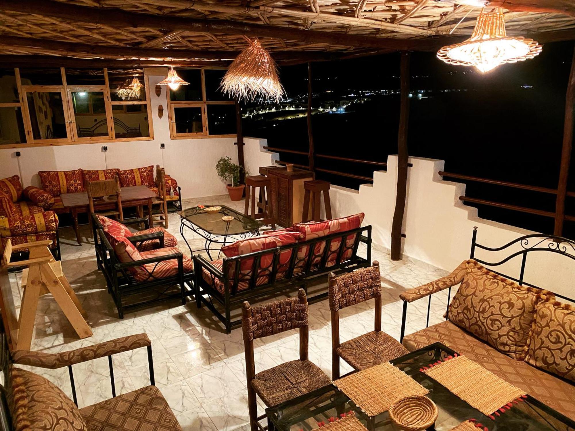 Hotel Red Carpet Surf Camp Sea, Mountain & Garden Escape Tamraght Exterior foto